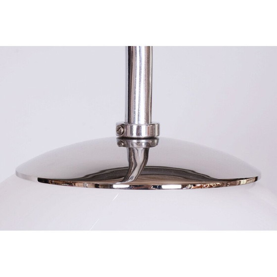 Image 1 of Lampadaire vintage en acier chromé et verre de lait, Tchécoslovaquie 1930