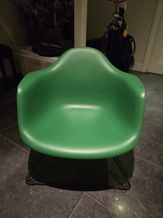 Image 1 of Vitra - Chaise Eames en plastique Lar1950