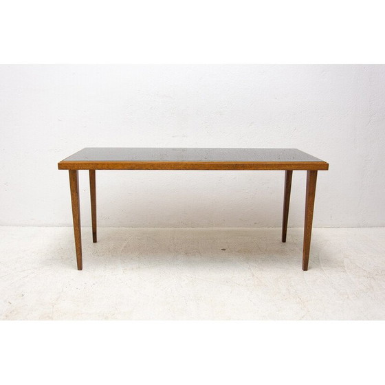 Image 1 of Table basse en verre opaxite du milieu du siècle, Tchécoslovaquie années 1960