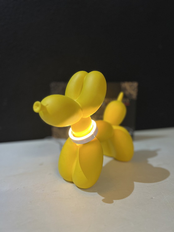 Image 1 of Chien Ballon Jaune Anneau Lampe Led Décoration Maison