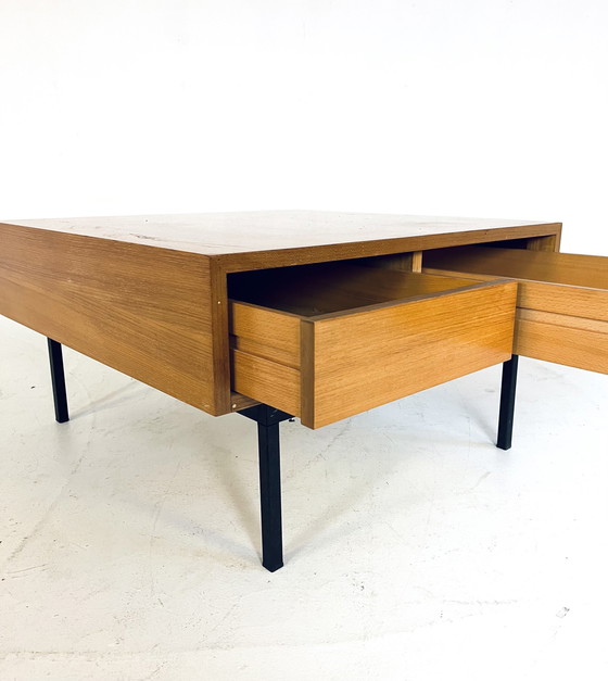 Image 1 of Table basse vintage avec tiroirs