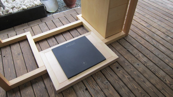 Image 1 of Bureau debout en bois massif avec tapis "Kybun" Démarrer le travail ergonomique