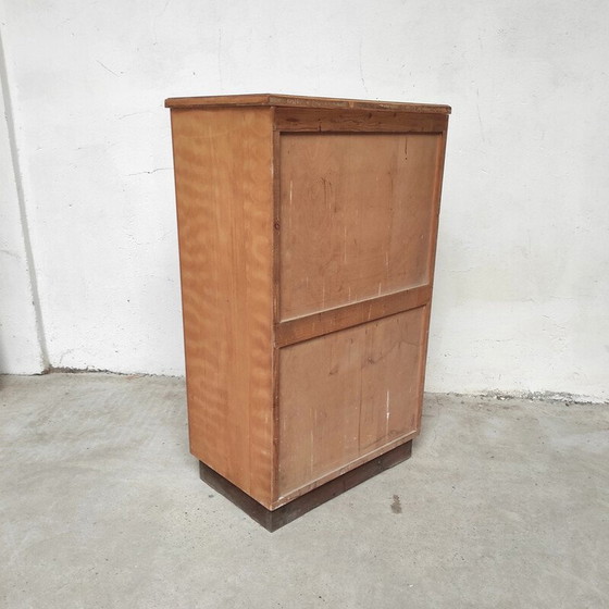 Image 1 of Armoire d'atelier vintage en bois massif avec 12 tiroirs
