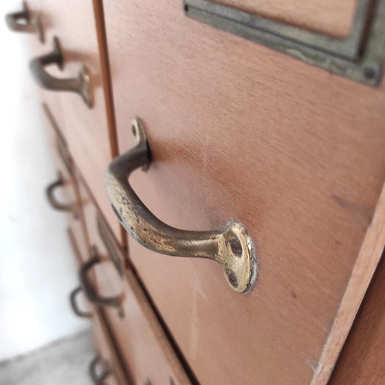 Image 1 of Armoire d'atelier vintage en bois massif avec 12 tiroirs
