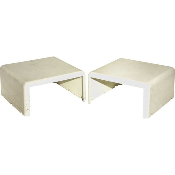 Image 1 of Paire de tables basses vintage en plastique blanc