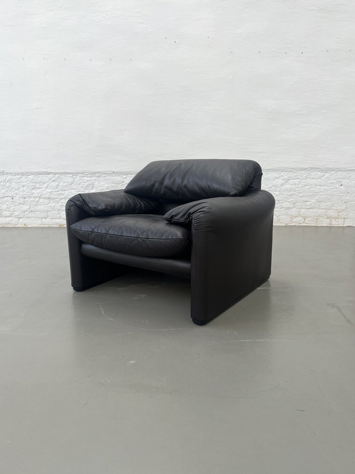 Cassina Maralunga - Fauteuil Par Vico Magistretti