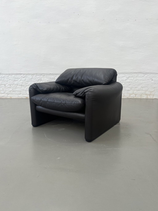 Cassina Maralunga - Fauteuil Par Vico Magistretti