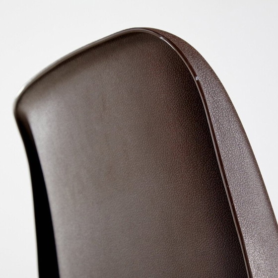 Image 1 of Chaise empilable en plastique vintage 1970