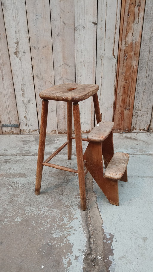Tabouret d'escalier de cuisine vintage en bois rustique brocante