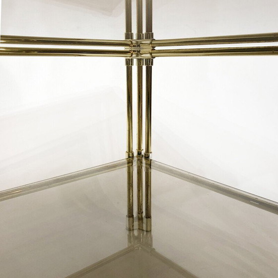 Image 1 of Table basse vintage en laiton et verre fumé par Hollywood Regency, Italie 1970