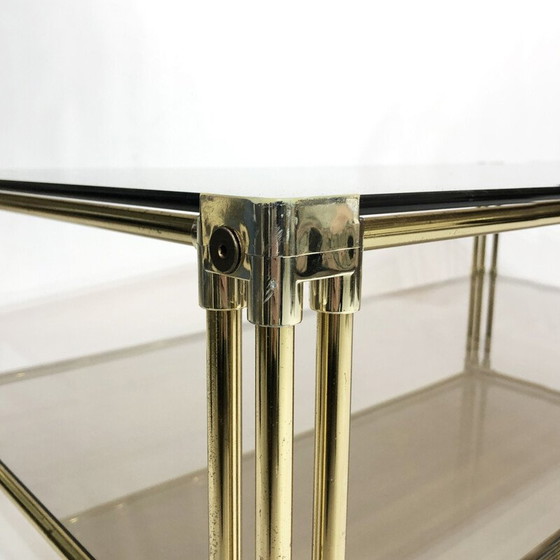 Image 1 of Table basse vintage en laiton et verre fumé par Hollywood Regency, Italie 1970