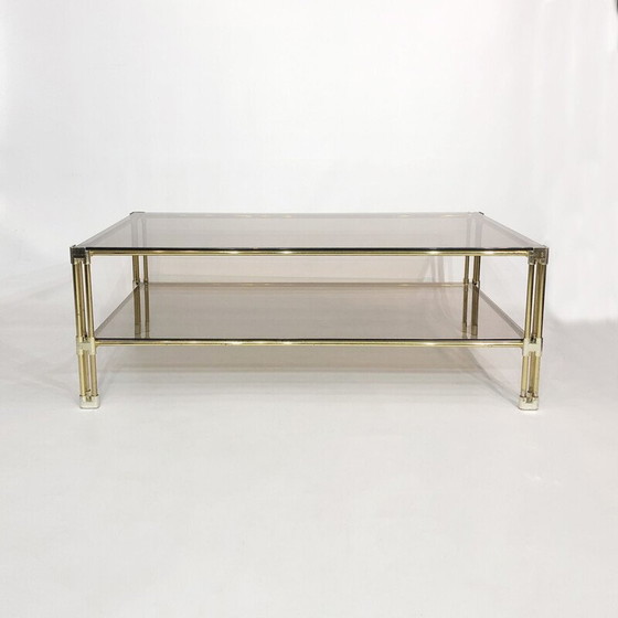 Image 1 of Table basse vintage en laiton et verre fumé par Hollywood Regency, Italie 1970