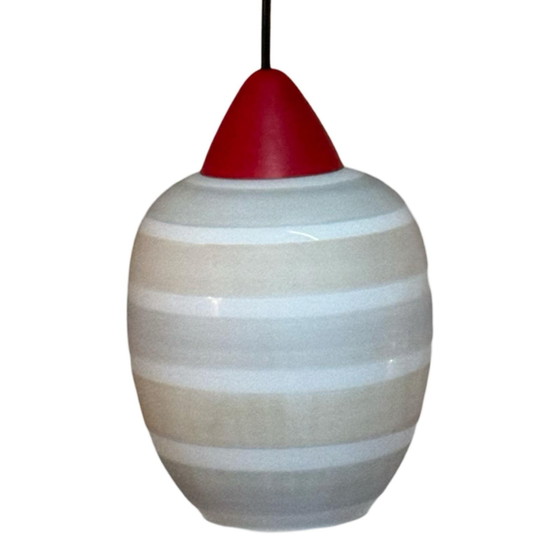 Image 1 of Suspension Mcm Vintage 50's - Verre blanc dépoli / semi translucide et dessus rouge - Attr. Louis Kalff / Phillips