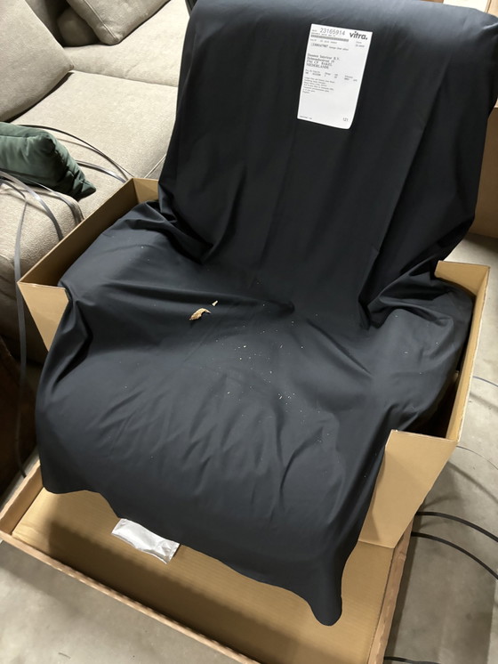 Image 1 of Nouveau Vitra Lounge Chair + Ottoman Xl en édition limitée pour Noël