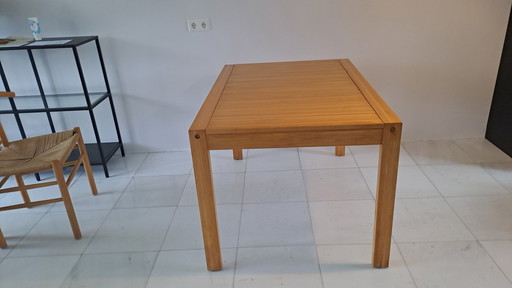 Table de salle à manger scandinave avec 4 chaises