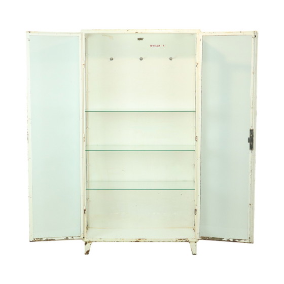 Image 1 of Armoire à pharmacie en métal Armoire à pharmacie industrielle 1970S