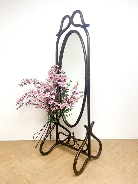 Image 1 of Miroir de passage Manou Thonet en rotin vintage