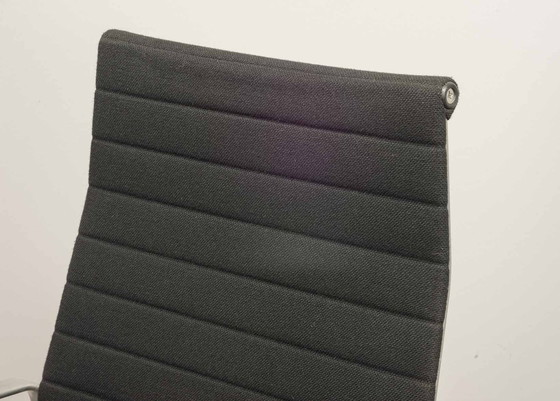 Image 1 of Chaise de bureau réglable Eames Highback Black Hopsak Swivel Desk Chair Ea119 For Vitra, 1990S