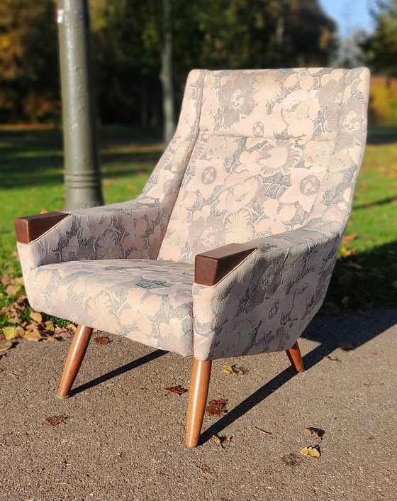 Image 1 of Fauteuil fleuri vintage danois