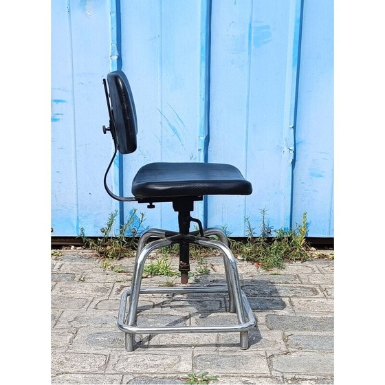 Image 1 of Chaise de laboratoire industrielle vintage en métal chromé et cuir noir, 1960