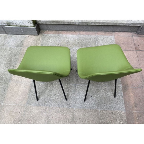 Image 1 of Paire de chaises Tonneau vintage en imitation verte par Pierre Guariche, 1955