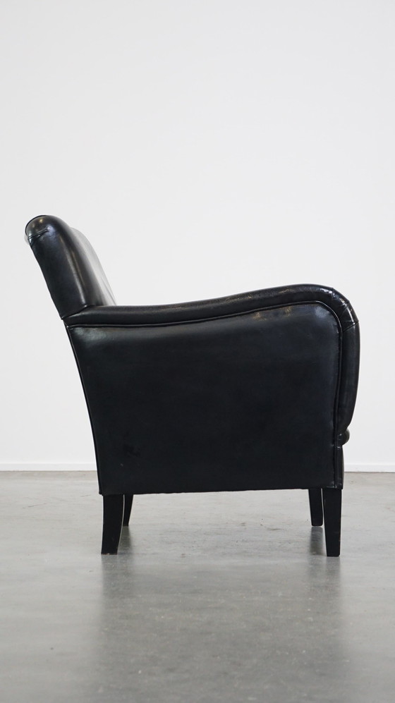 Image 1 of Fauteuil en cuir de mouton de couleur noire