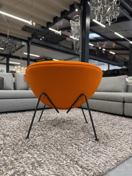 Image 1 of Artifort Fauteuil Slice orange tissu Tonus orange
