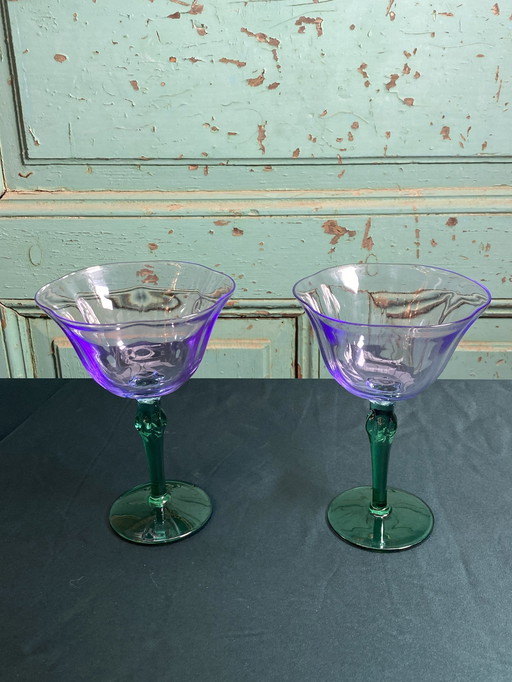 Magnifiques verres à martini ou à cocktail en forme de tulipe, d'époque