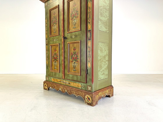 Image 1 of Armoire paysanne Voglauer Landhaus Armoire peinte à la main Vert