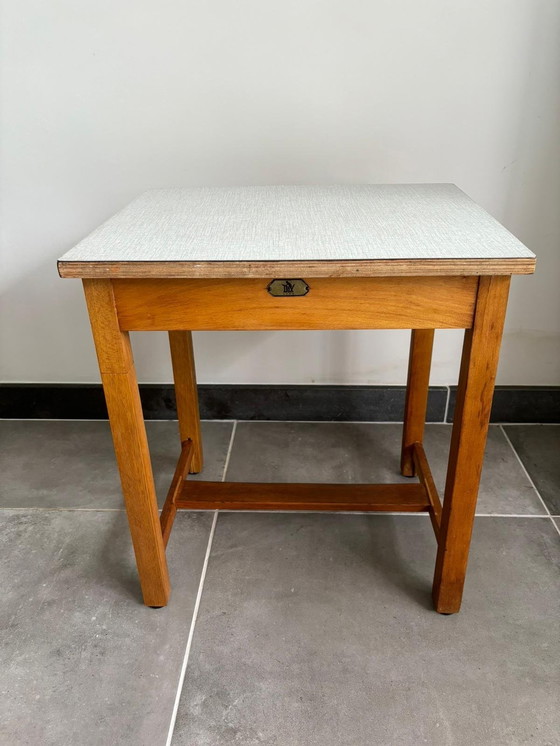 Image 1 of Table à dessin en bois avec plateau en formica.