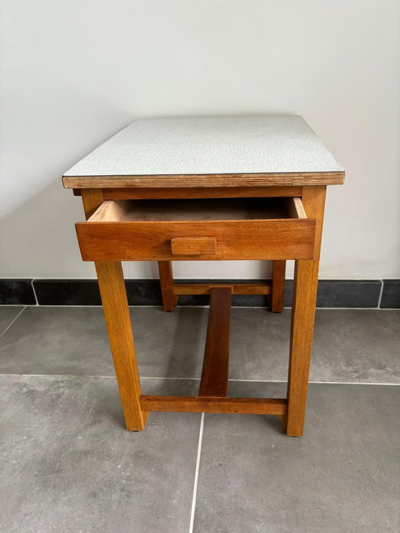 Image 1 of Table à dessin en bois avec plateau en formica.