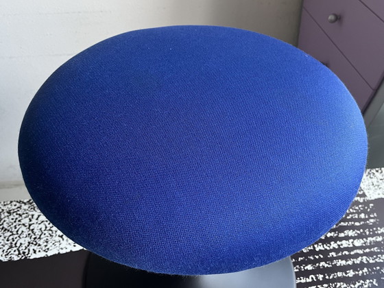 Image 1 of Tabouret Space Age avec base tulipe et tissu bleu cobalt