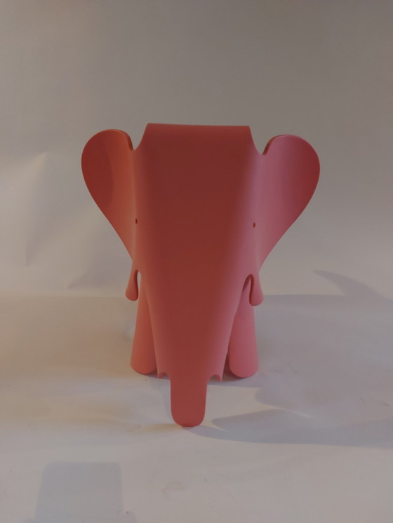 Image 1 of Magnifique tabouret en forme d'éléphant (même style que Elephant by Eames)