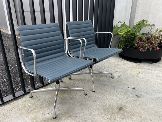 Image 1 of 2X Vitra Eames Ea108 Chaises en cuir