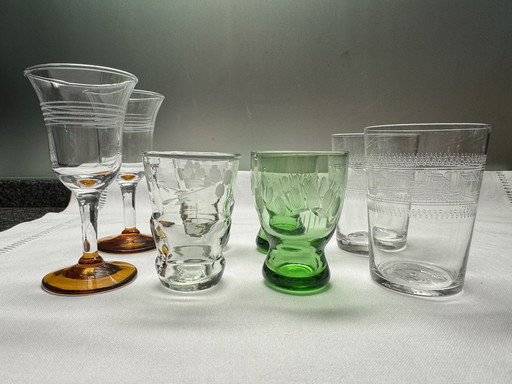 Set de 28 verres à liqueur