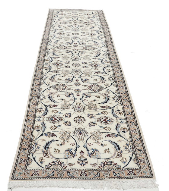 Image 1 of Tapis persan original noué à la main Naïn 9 La fine avec soie 394 X 98 cm Top condition Nouveau