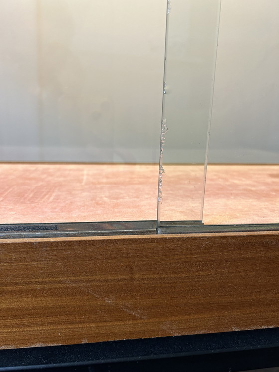 Image 1 of Vitrine Intemporelle Acier, Bois et Verre