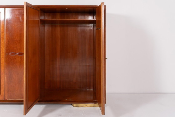 Image 1 of Armoire italienne du Mid Century en placage d'érable des années 50