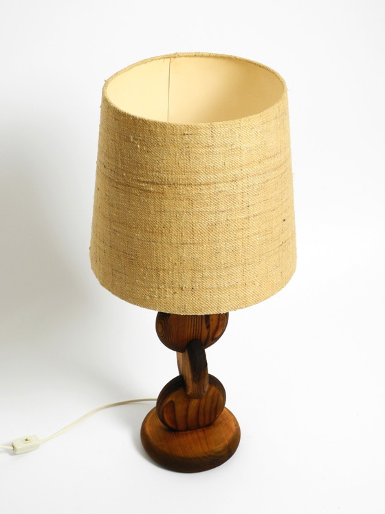 Image 1 of Grande Rare Belle Lampe de Table de Temde en Bois de Pin des années 1960