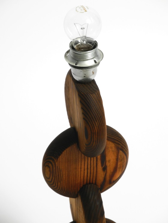 Image 1 of Grande Rare Belle Lampe de Table de Temde en Bois de Pin des années 1960