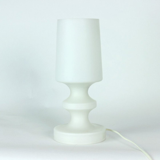 Image 1 of Lampe de table vintage en verre opalin blanc par Stefan Tabery pour Opp Jihlava, Tchécoslovaquie années 1960