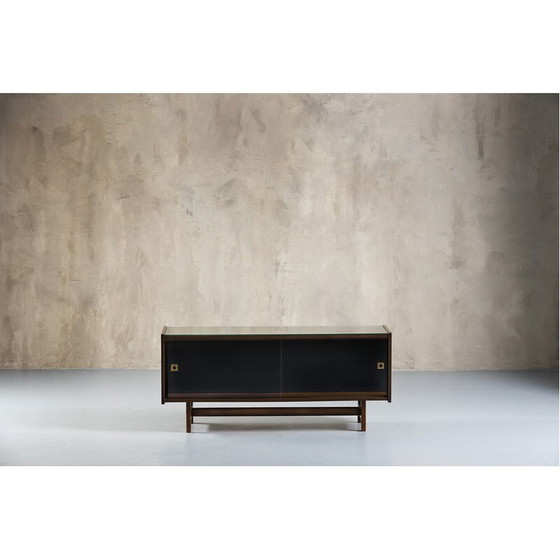 Image 1 of Buffet vintage en noyer et verre fumé, Italie 1970