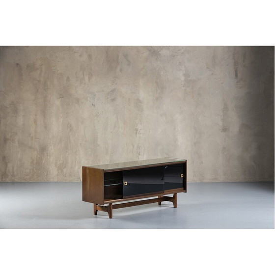 Image 1 of Buffet vintage en noyer et verre fumé, Italie 1970
