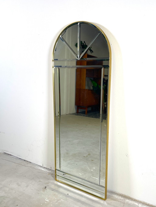 Miroir arqué Schöninger avec cadre en laiton doré