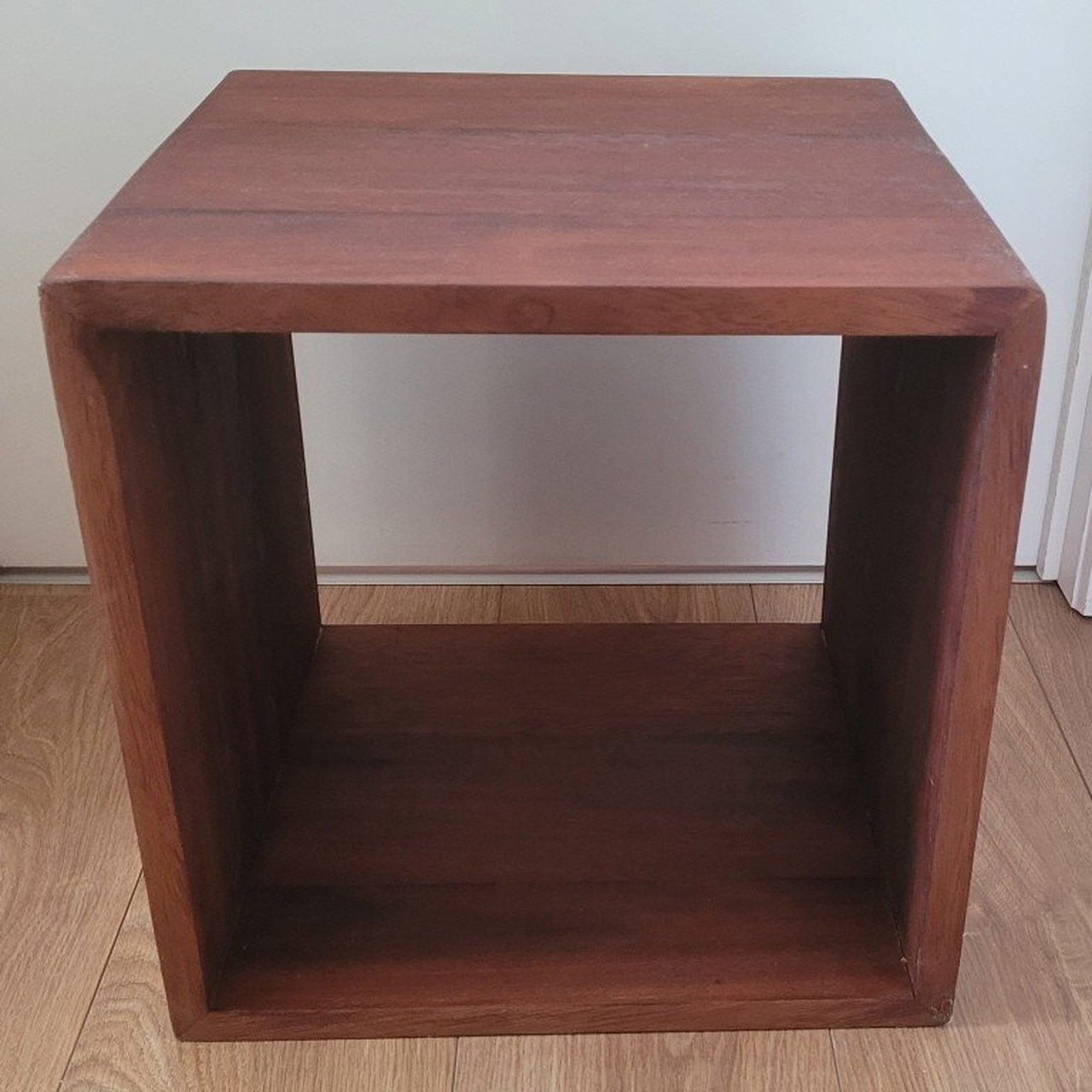 Beau cube en teck massif 40 x 40 cm