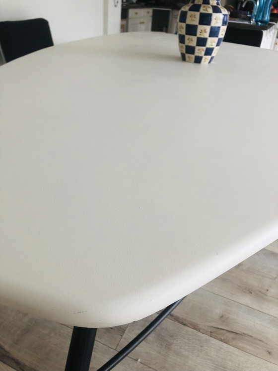 Image 1 of Table de salle à manger au design organique et unique !