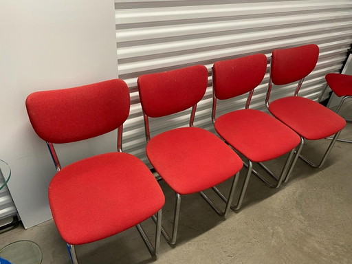 6X chaises de table de salle à manger de Gispen. 2X avec accoudoir, 2X sans accoudoir.