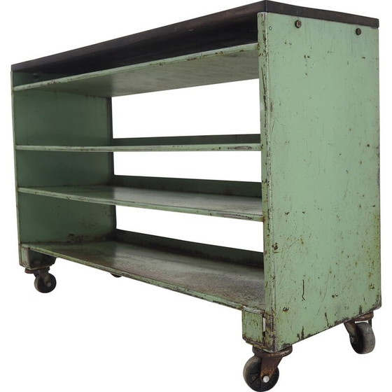 Image 1 of Etagères basses industrielles vintage, 1960