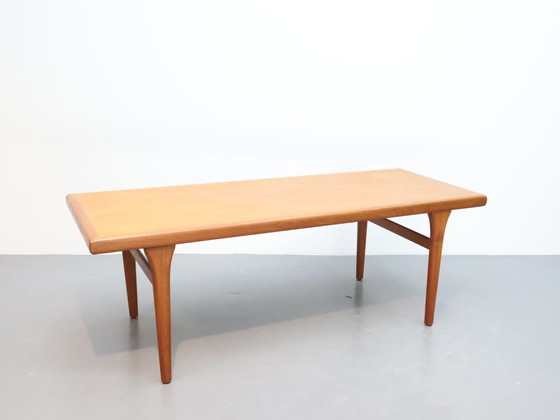 Image 1 of Grande table basse vintage Danemark Teck