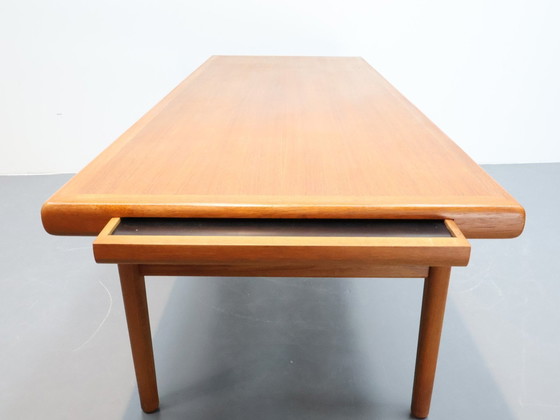 Image 1 of Grande table basse vintage Danemark Teck